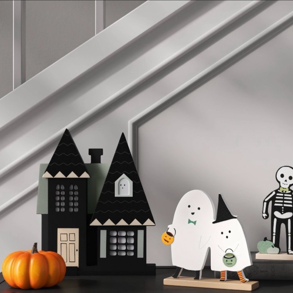 NWT - 10" Wood Haunted House Halloween Decorative Sculpture - Hyde & EEK! - Picture 2 of 3